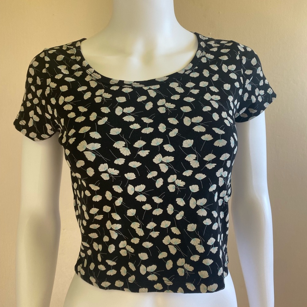 Black and White Gingko Floral Women's Top